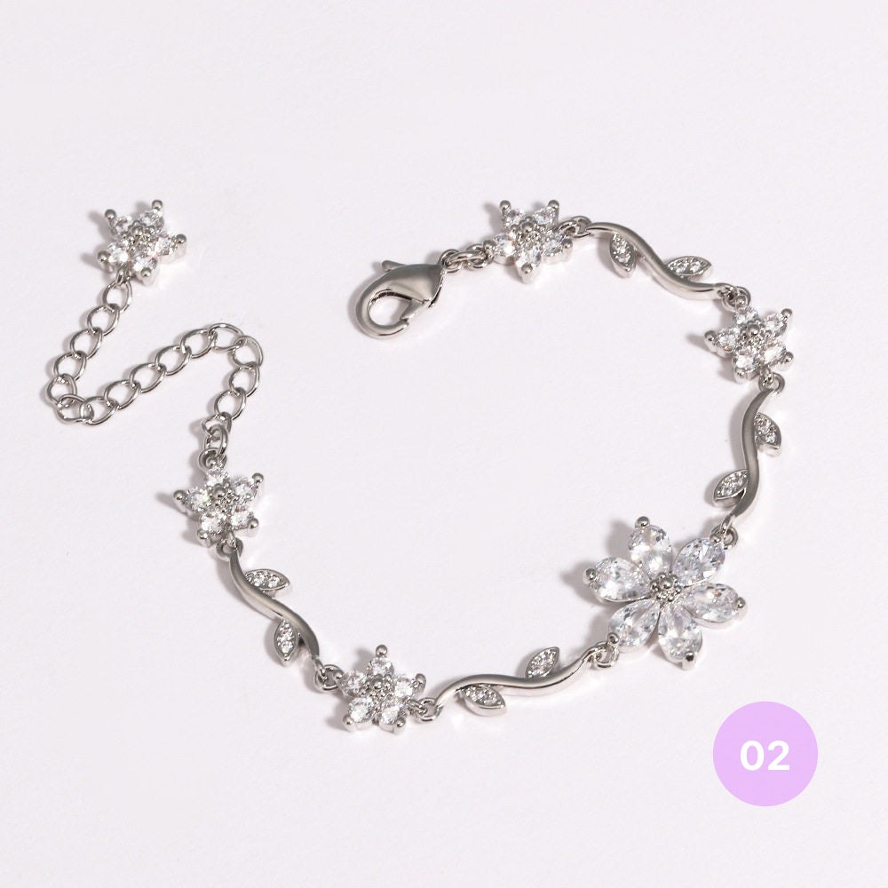 Dainty Flower Bracelet