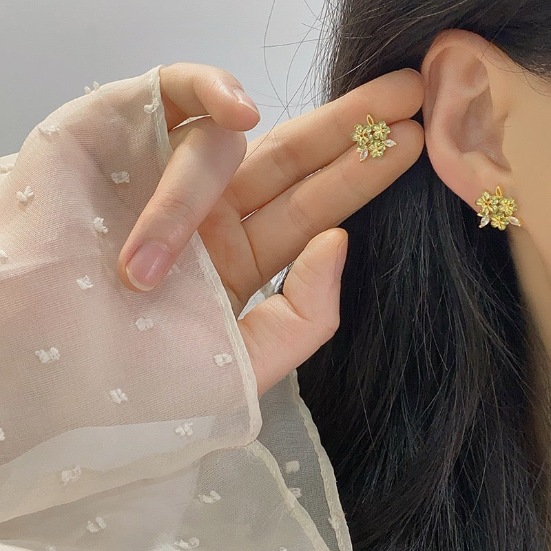 Dainty Flower Stud Earring