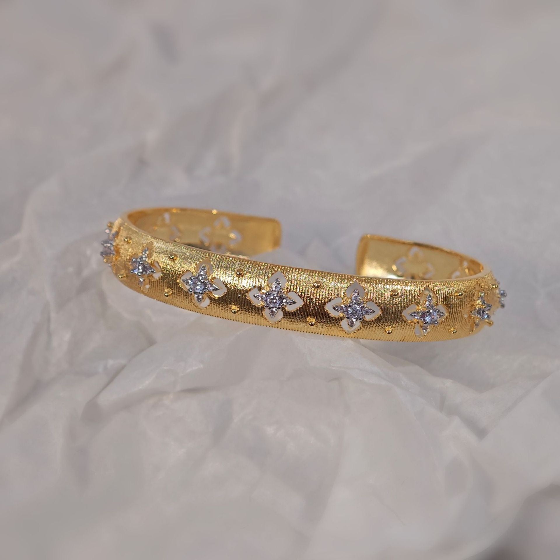 Four Leaves Clover Bangle
