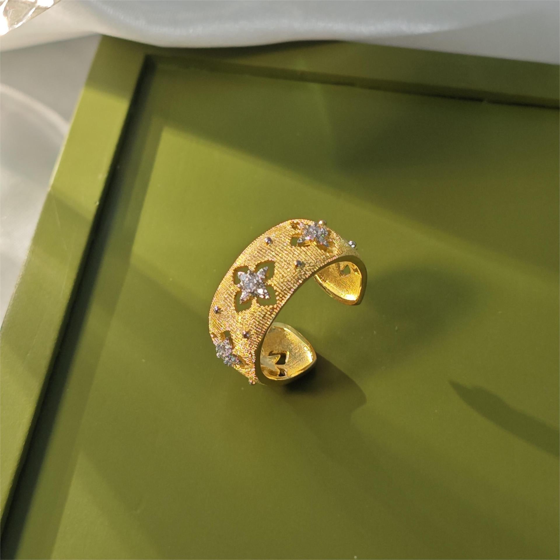 Four Leaves Clover Bangle