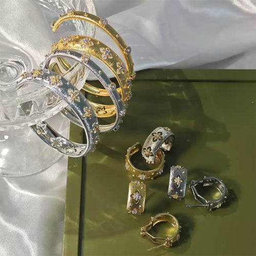 Four Leaves Clover Bangle